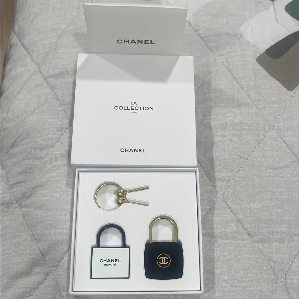 LA Collection CHANEL Black and Gold Padlock Set - Picture 1 of 5
